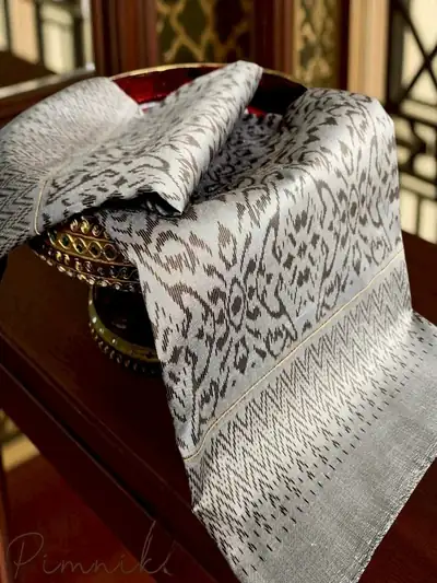 ผ้าไหมมัดหมี่