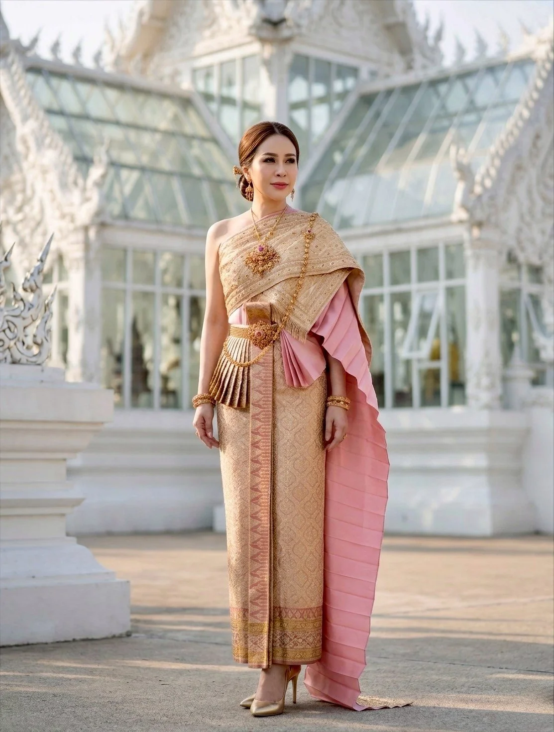 ชุดไทยจักรพรรดิ