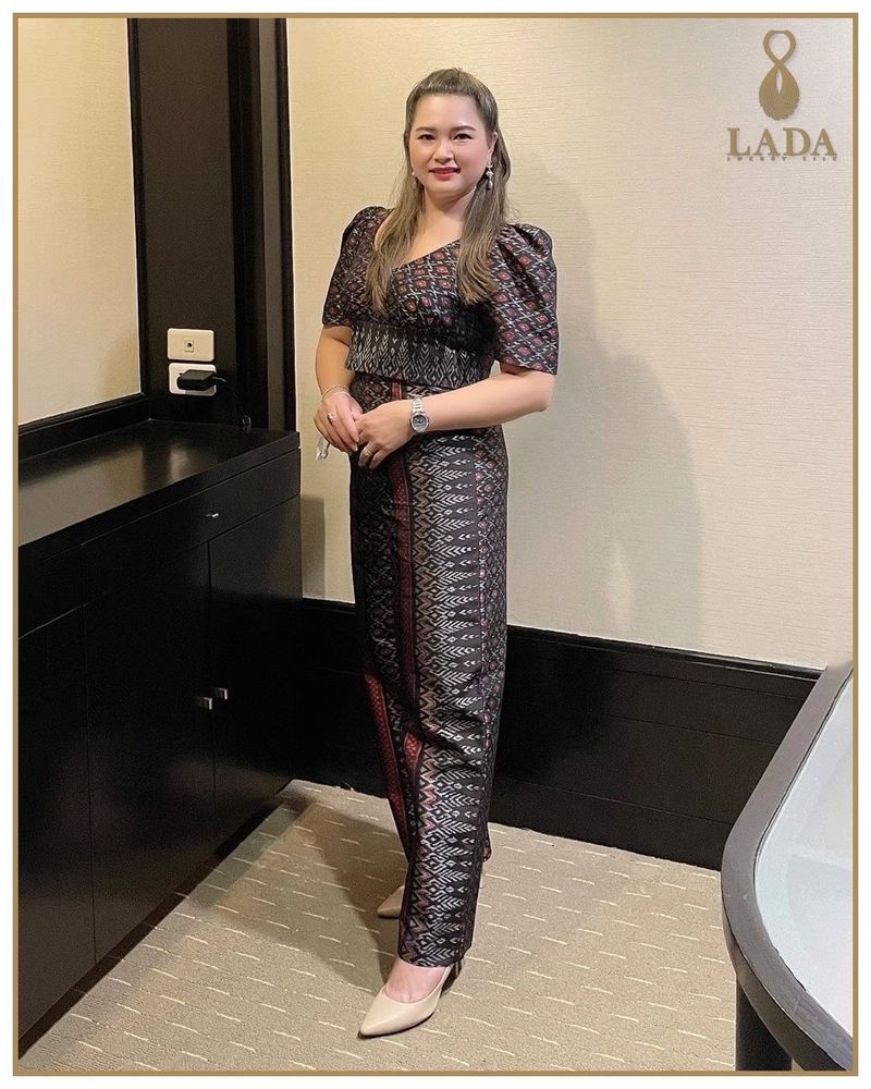 รีวิวลูกค้า ลดา ซิลค์ ชุดไทยผ้าไหม รูปที่ 12